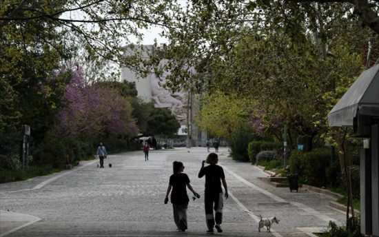 CNBC: Μόλις επέστρεψε στην Ελλάδα η αισιοδοξία, ήρθε ο κορονοϊός