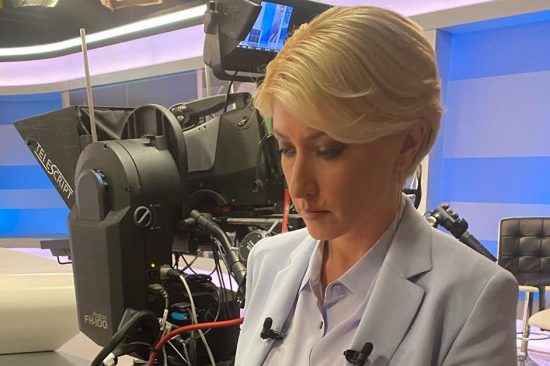 Σία Κοσιώνη: Πώς βιώνει την διπλή καραντίνα σε σπίτι και δουλειά (video)