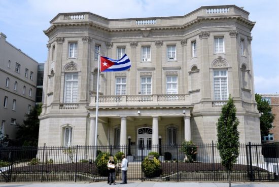 ΗΠΑ: Ένας άνδρας άνοιξε πυρ κατά της πρεσβείας της Κούβας στην Ουάσινγκτον