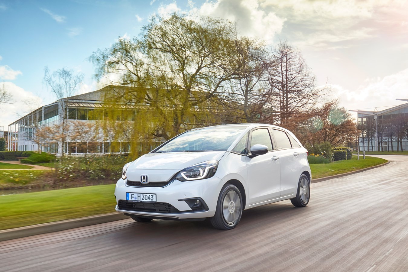 Honda Jazz: Νέο σύστημα εμπρόσθιου-μεσαίου αερόσακου