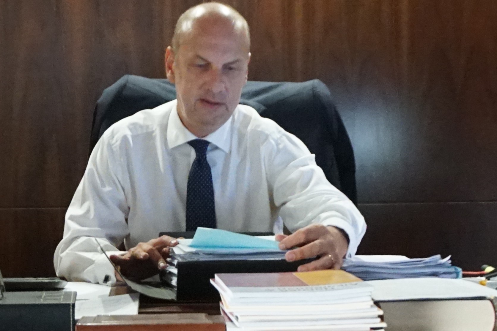Άρθρο παρέμβαση: Πώς ο κ. Σταϊκούρας πρέπει να απαλλάξει στελέχη εταιρειών που δεν ευθύνονται για παραβάσεις του παρελθόντος