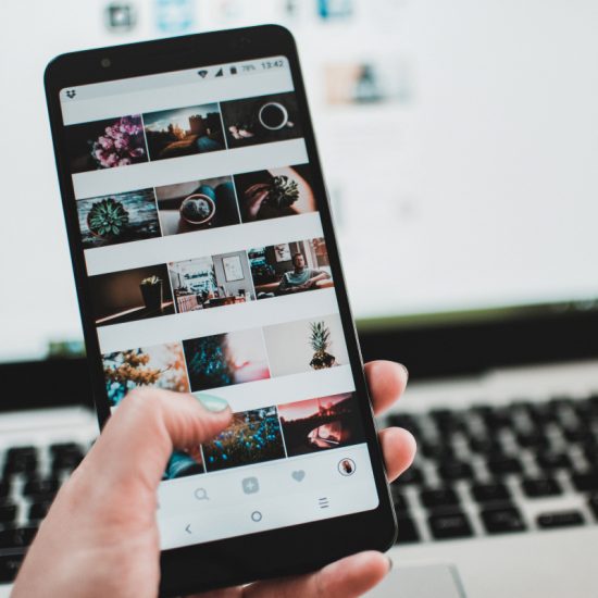 «Support Small Business»: Το νέο αυτοκόλλητο του Instagram που βοηθά τις μικρές επιχειρήσεις