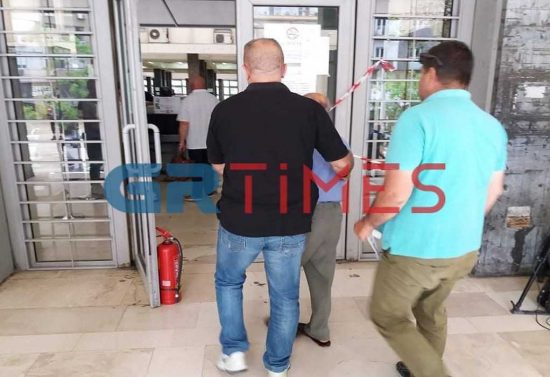Θεσσαλονίκη: Προφυλακίστηκε ο 76χρονος που κατηγορείται για ασέλγεια στις εγγονές του