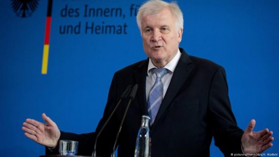 Γερμανός ΥΠΕΣ: Απογοητευμένος από την Κομισιόν