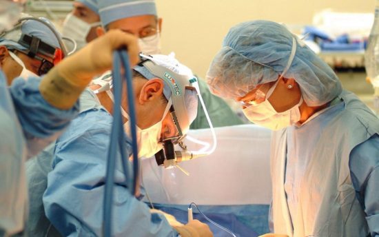 Αυστρία: Πραγματοποιήθηκε η πρώτη μεταμόσχευση πνευμόνων σε ασθενή με κορονοϊό στη Βιέννη