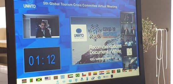 Θεοχάρης: Παρέδωσε στον ΠΟΤ την «Λευκή Βίβλο για την Αντιμετώπιση των Συνεπειών του Κορονοϊού»