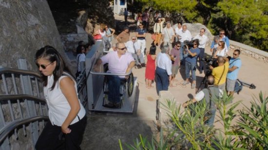 Ποιοι δεν θέλουν να γίνει ο ανελκυστήρας στην Ακρόπολη; Αντιπαράθεση στη Βουλή