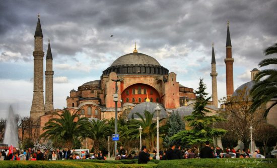 Η Αγία Σοφία και η αντοχή της Ιστορίας κόντρα στις φιέστες του Ερντογάν
