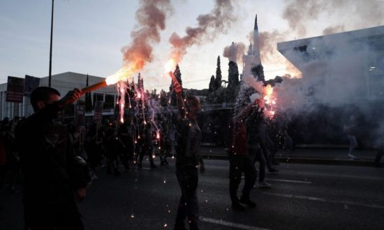 Ένταση στο κέντρο της Αθήνας μετά την πορεία για τον Φλόιντ