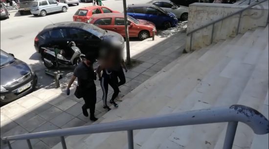 Στο Ψυχιατρείο η «παρουσιάστρια» που επιτέθηκε στον Νίκο Χαρδαλιά