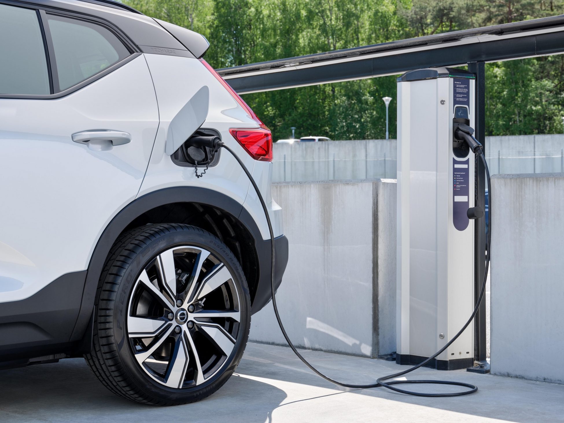 Volvo Cars – Plugsurfing: Πανευρωπαϊκή υπηρεσία φόρτισης για όλα τα ηλεκτρικά μοντέλα