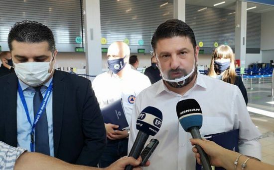 Ανοίγει ο τουρισμός: Από το αεροδρόμιο της Ζακύνθου ξεκίνησε την αυτοψία ο Χαρδαλιάς