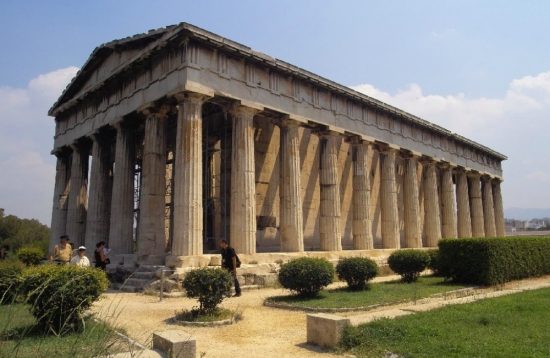 Τουρίστες στον τόπο μας: Από τον Ήφαιστο στον Άϊ Γιώργη τον Ακάματο