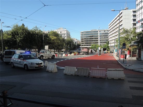 Μεγάλος Περίπατος: Από αύριο αλλάζει μορφή το κέντρο της Αθήνας- Μπουλντόζες…ξήλωσαν στάσεις