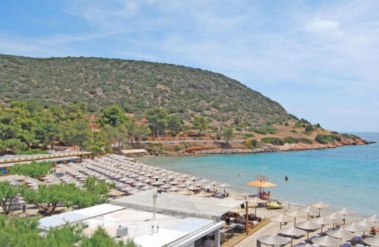 Σφραγίστηκε η πλαζ «Αυλάκι» στο Πόρτο Ράφτη λόγω συνωστισμού