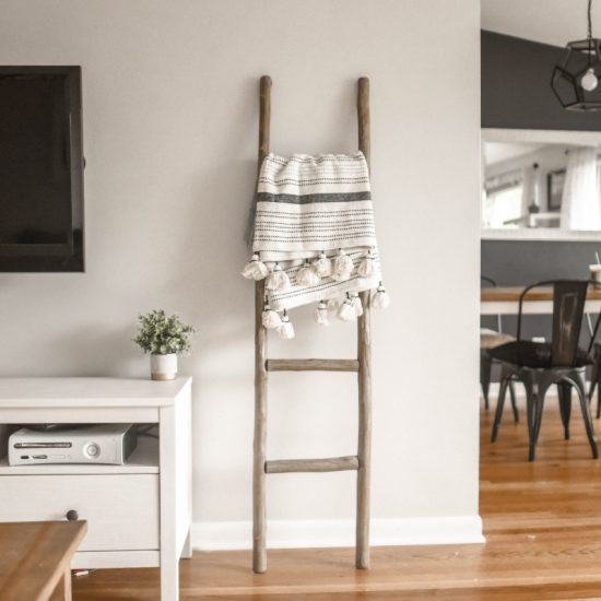 Ιδέες για το σπίτι με διάφορες χρήσεις της διακοσμητικής σκάλας