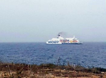 Ιταλία: Σε «πλωτό κέντρο καραντίνας» θα μεταφερθούν οι 180 μετανάστες του Ocean Viking
