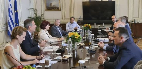 Σχέδιο Δίκαιης Μετάβασης: Τι ειπώθηκε στη σύσκεψη στο Μαξίμου-Ποιες πρωτοβουλίες προχωρούν
