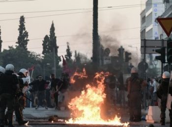 Ελεύθεροι οι 8 συλληφθέντες για τα σοβαρά επεισόδια στην διαδήλωση της Πέμπτης