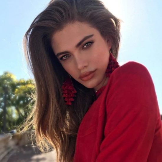 Valentina Sampaio: Το πρώτο ανοιχτά διεμφυλικό μοντέλο στο εξώφυλλο του Sports Illustrated