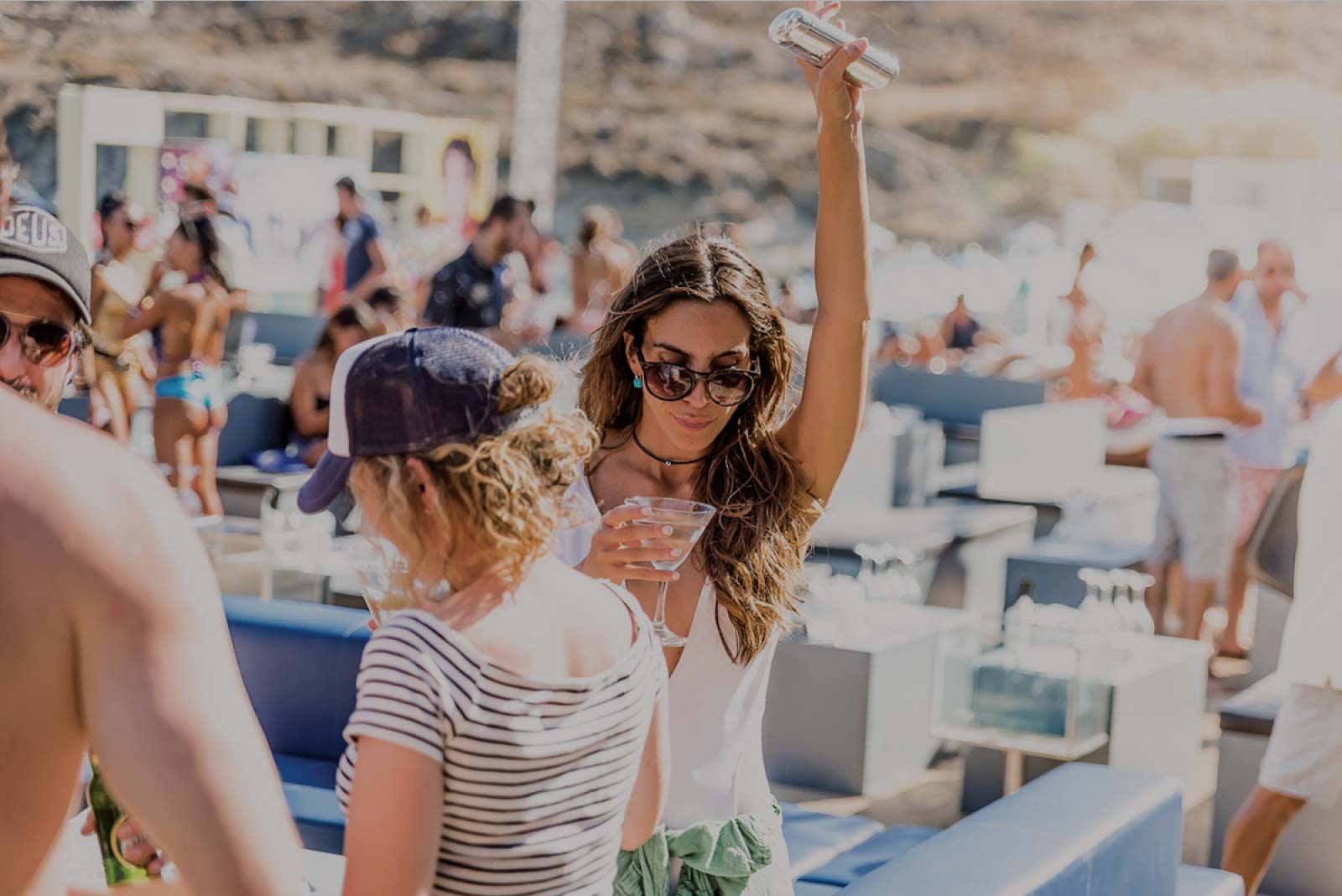 Μύκονος: Τα ντοκουμέντα για τα πρόστιμα στα beach bars και ο Έλληνας «Ντι Πιέτρο»