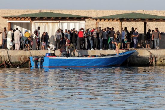 Ιταλία: Εκατοντάδες μετανάστες και πρόσφυγες έφτασαν στη Λαμπεντούζα