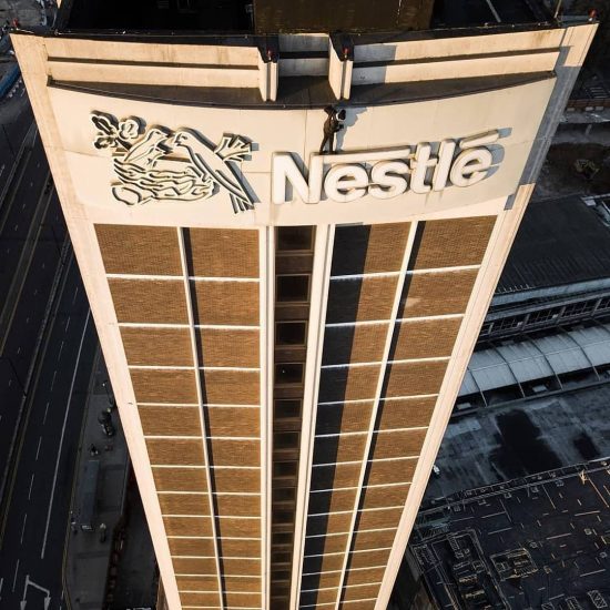 H Nestle προβλέπει μειωμένες πωλήσεις για φέτος