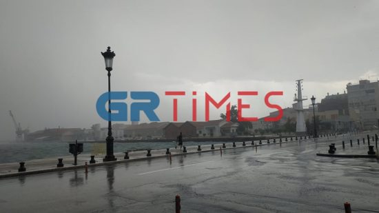 Θεσσαλονίκη: Ισχυρή καταιγίδα – Πλημμύρισαν οι δρόμοι (βίντεο)
