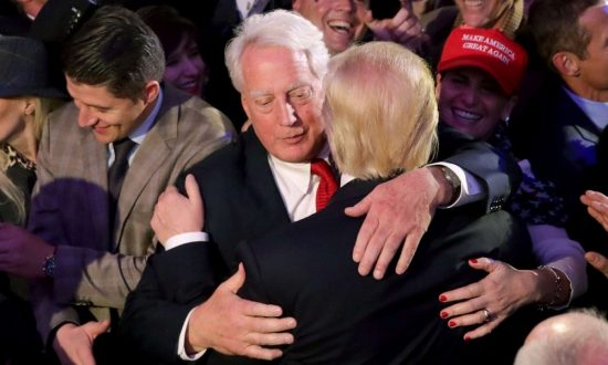 Στο νοσοκομείο ο αδερφός του Ντόναλντ Τραμπ