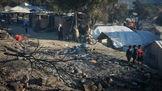 Γαλλία: Έτοιμη «να συμμετάσχει στην αλληλεγγύη» μετά την πυρκαγιά στη Μόρια