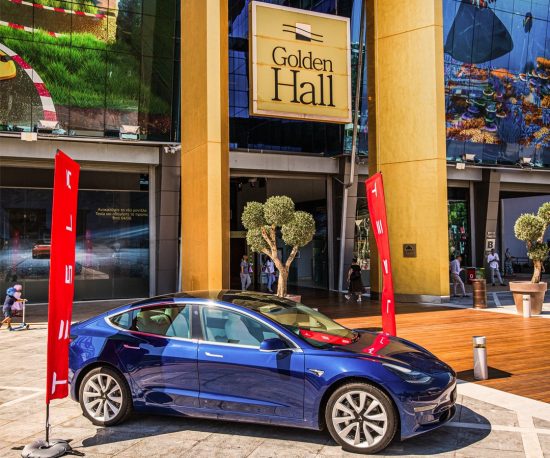 Το Golden Hall καλωσορίζει την Tesla!