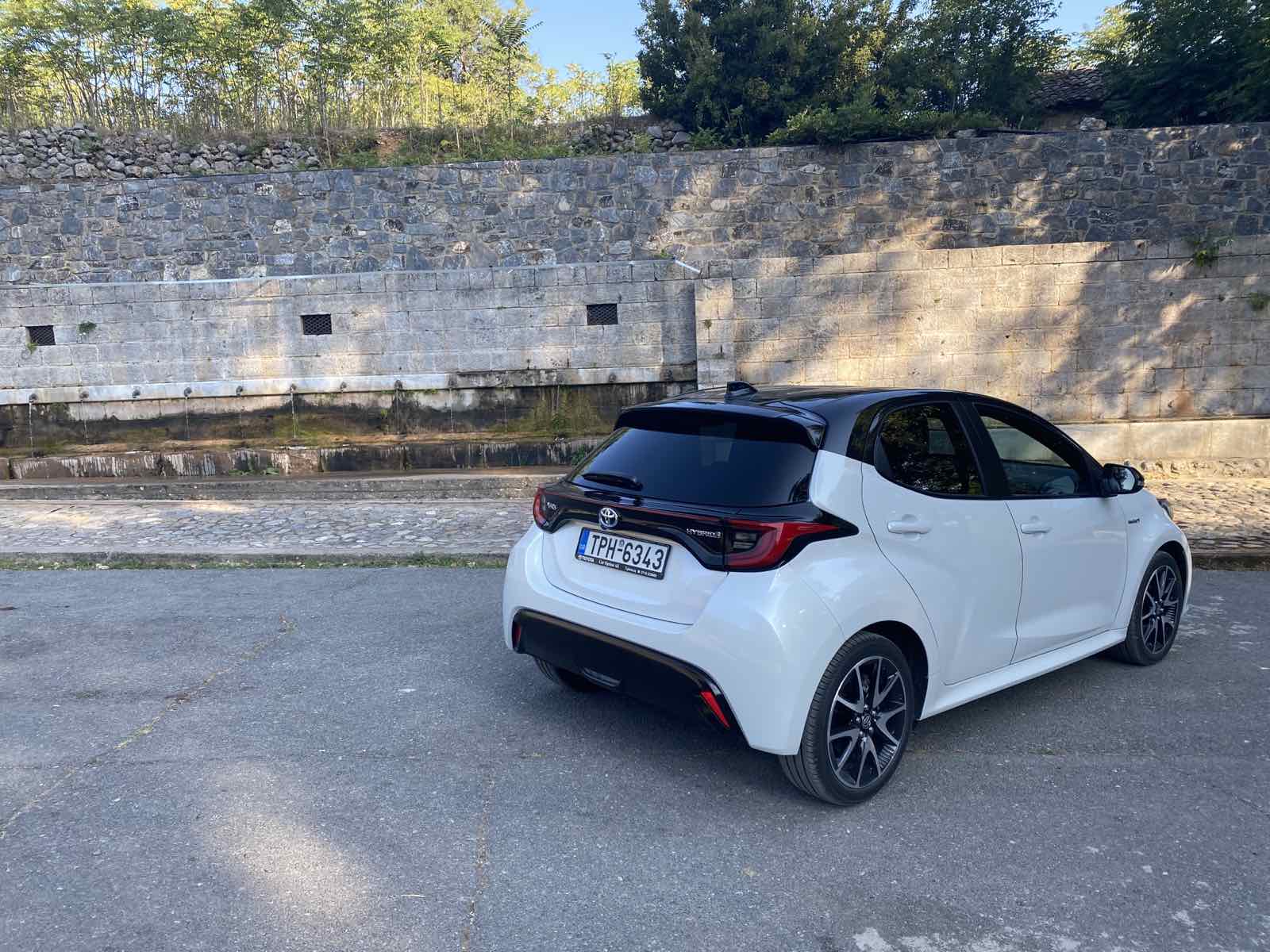 Βρήκα το νέο Toyota Yaris στο χωριό μου!