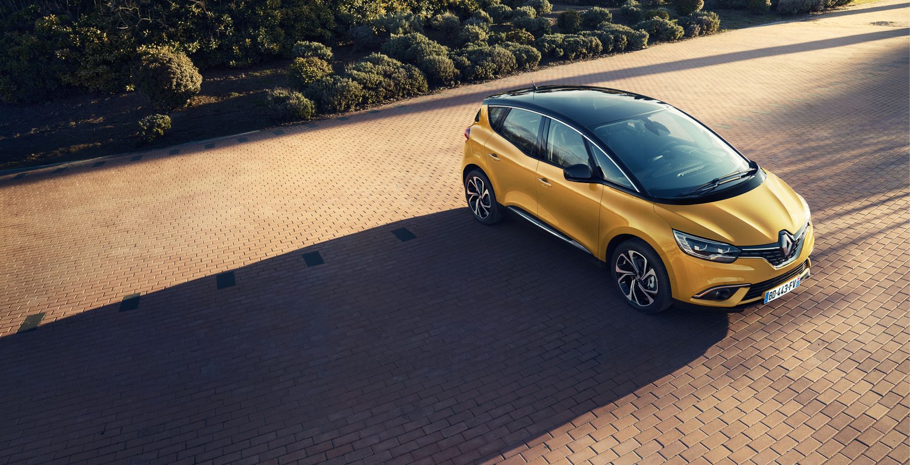 Renault SCENIC: Το απόλυτο οικογενειακό της ελληνικής αγοράς