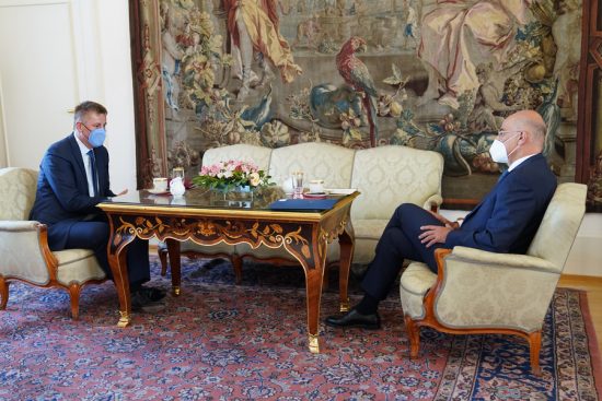 Δένδιας: Να υπάρξει προετοιμασία λίστας κυρώσεων κατά της Τουρκίας
