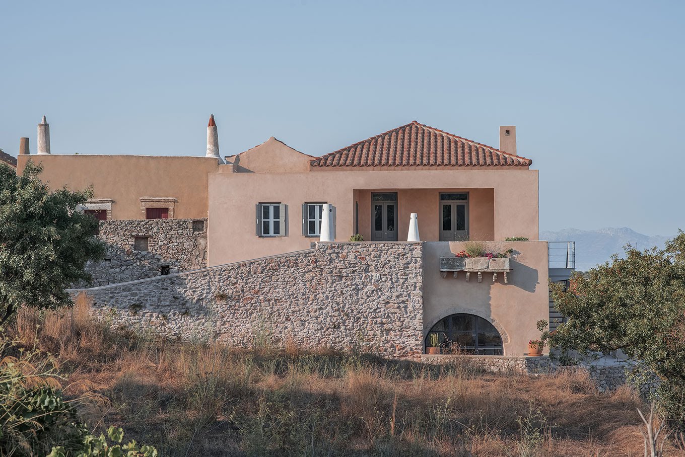 Ανακαίνιση διώροφης κατοικίας σε μεσαιωνικό οικισμό στα Κύθηρα