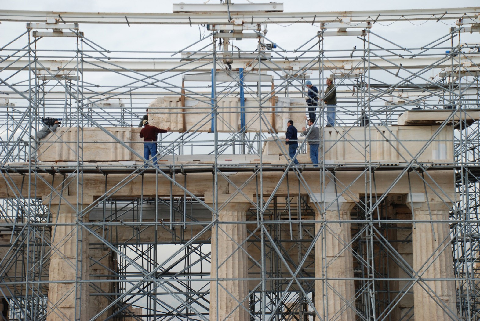 Κορονοϊός και στην Ακρόπολη – Μικρή διακοπή των εργασιών