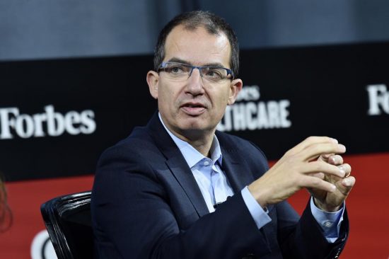 CEO Moderna προς ΕΕ: Αν παραταθούν οι διαπραγματεύσεις για την αγορά του εμβολίου, θα καθυστερήσουν οι παραδόσεις
