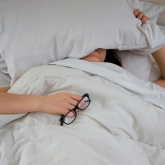 8 tips για τις μέρες που η κακή διάθεση δεν σας επιτρέπει να σηκωθείτε από το κρεβάτι