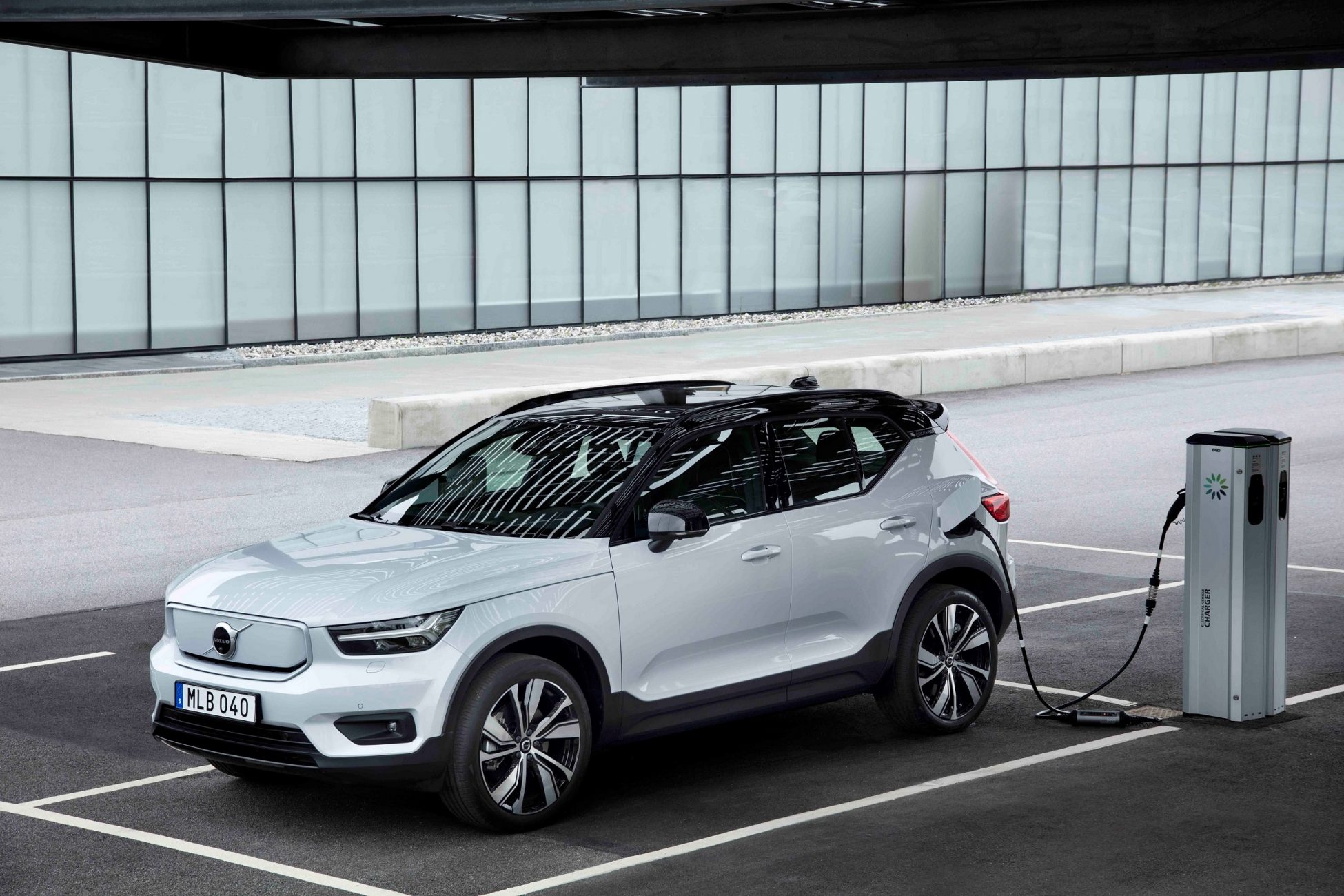 Volvo Cars: Ξεκίνησε την παραγωγή του αμιγώς ηλεκτρικού XC40 Recharge