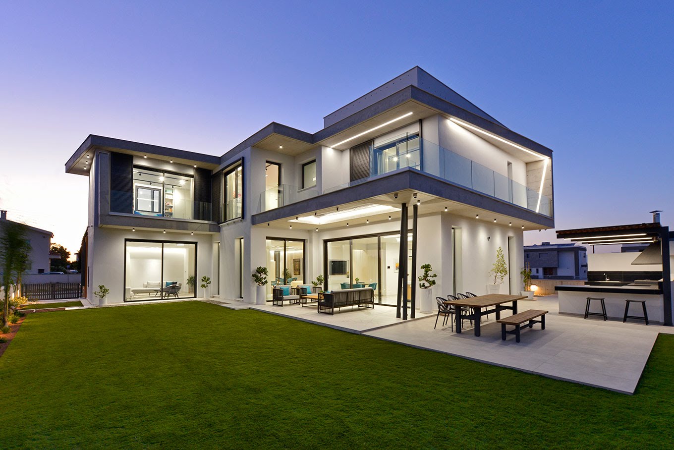 Villa Troy: Μια επιβλητική κατοικία της σύγχρονης εποχής