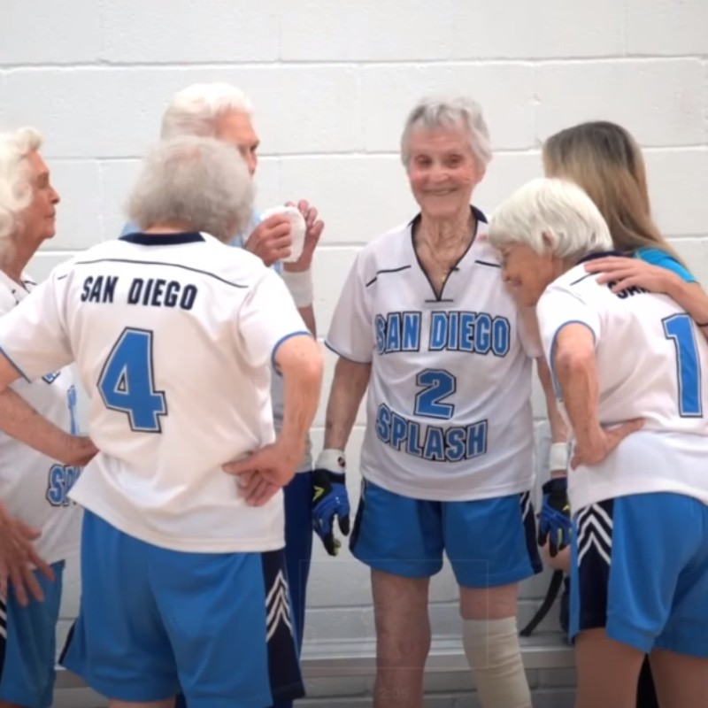 «Splash Sisters» 80χρονες παίζουν μπάσκετ, παίρνουν τίτλους και