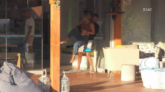 Έξαλλη η Σοφία Δανέζη στο Big Brother – Ο άγριος καυγάς με Ραμόνα και Άννα Μαρία