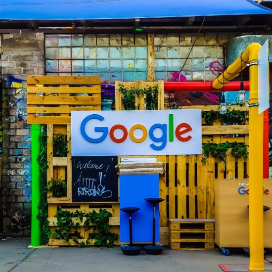 «Hum to Search»: Η νέα εφαρμογή της Google που βρίσκει τραγούδια μόνο με το μουρμουρητό μας