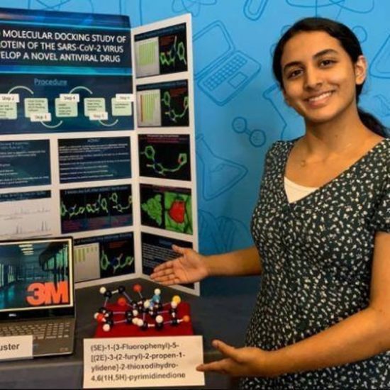 Η 14 χρονη Anika Chebrolu βρίσκεται μια ανάσα πριν την ανακάλυψη θεραπείας από τον κορονοϊό