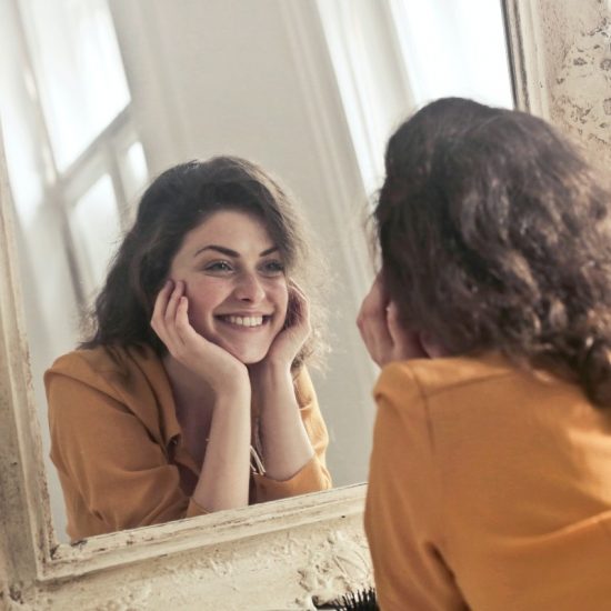 «Εσείς γιατί είστε χαρούμενοι σήμερα;»: Μία σειρά βίντεο μας θυμίζει πως η ευτυχία βρίσκεται στα πιο απλά πράγματα