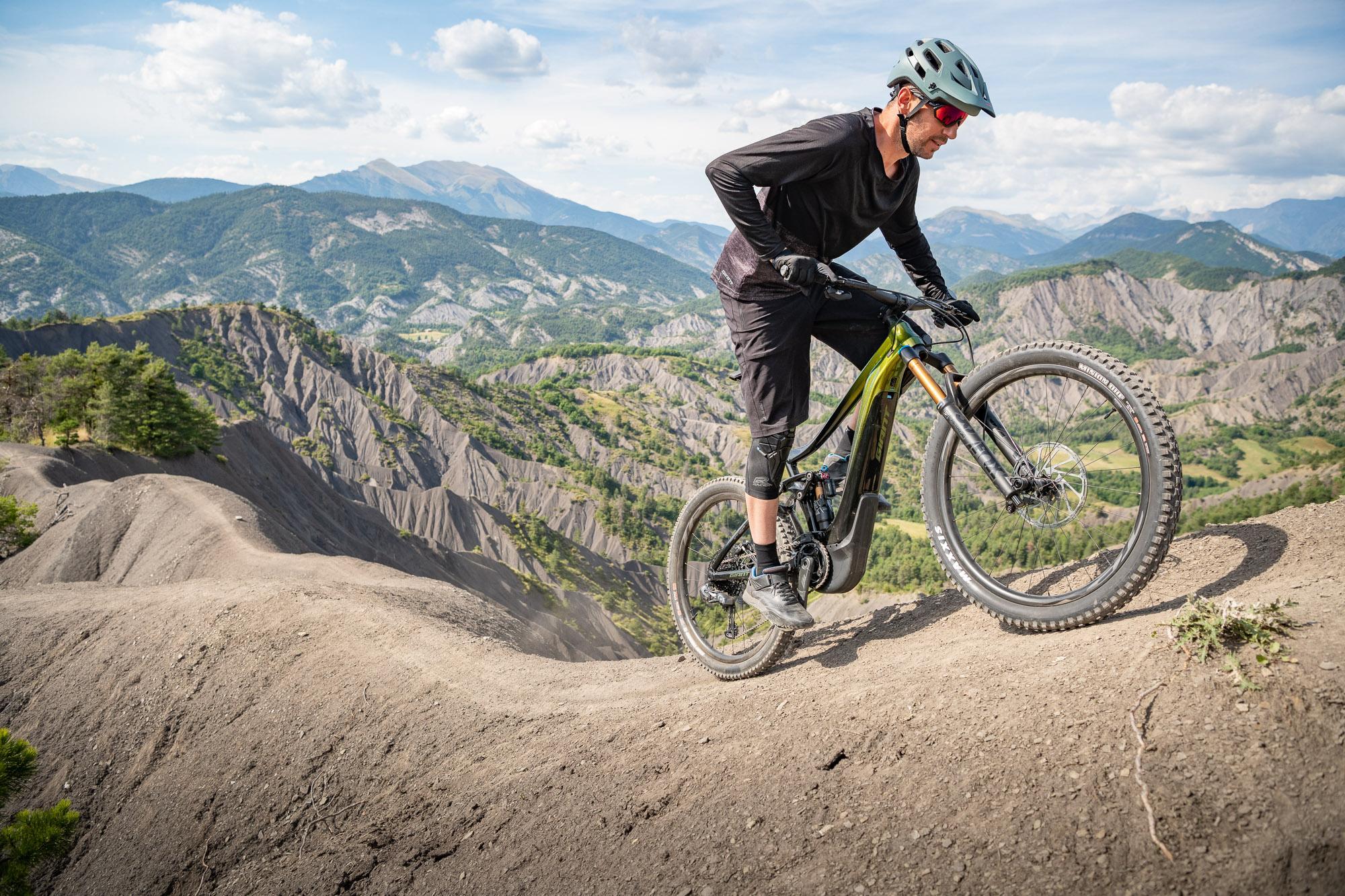 Kosmoride: Προσφέρει τα κορυφαία ηλεκτρικά mountain bikes της Giant