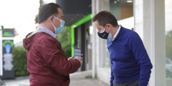 Γεωργιάδης: Ψώνισε κοστούμι με click away – «Όλα απλά και εύκολα»