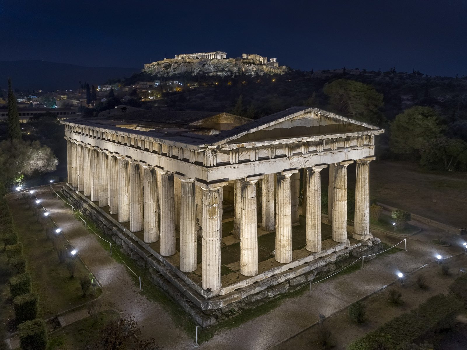 Έλαμψαν από νέο φως ο ναός του Ηφαίστου και το μνημείο του Φιλοπάππου (video)