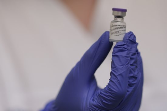 Μήνυμα Μητσοτάκη: Το εμβόλιο κατά του Covid-19 αποτελεί το πρωτοχρονιάτικο δώρο του 2021 | mononews