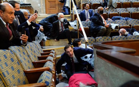 Εισβολή στο Καπιτώλιο: Και 5ος νεκρός – Μέλος της αστυνομίας